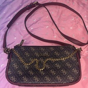 EUC Guess purse